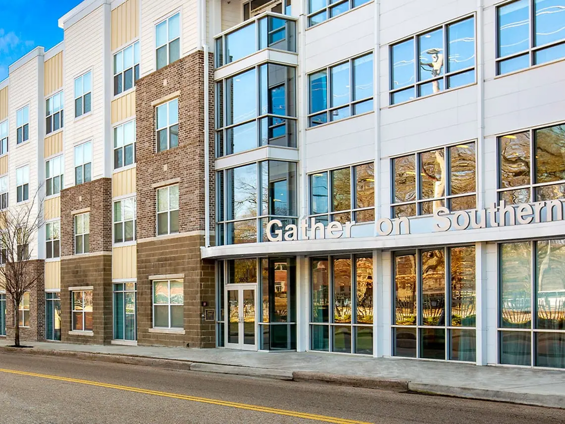 Brynn Apartments gallery photo 1