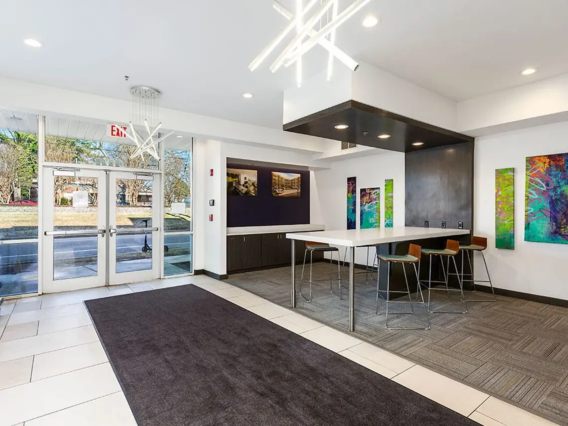 Brynn Apartments gallery photo 2